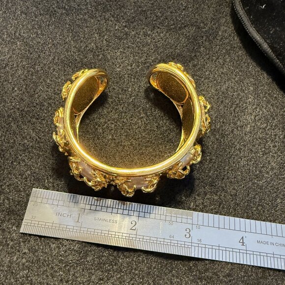 Super rare Chanel gold and pearl cuff vintage bracelet - Picture 3 of 7